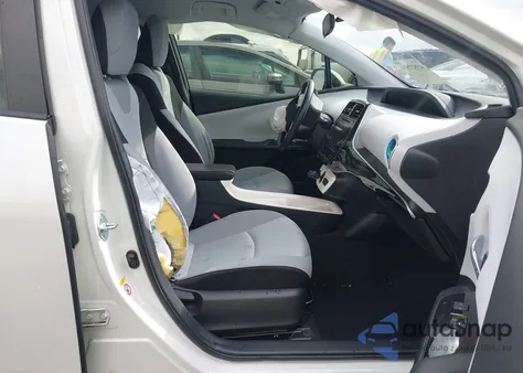 2017 Toyota Prius Three z USA, uszkodzony, nr VIN JTDKARFU6H3051582